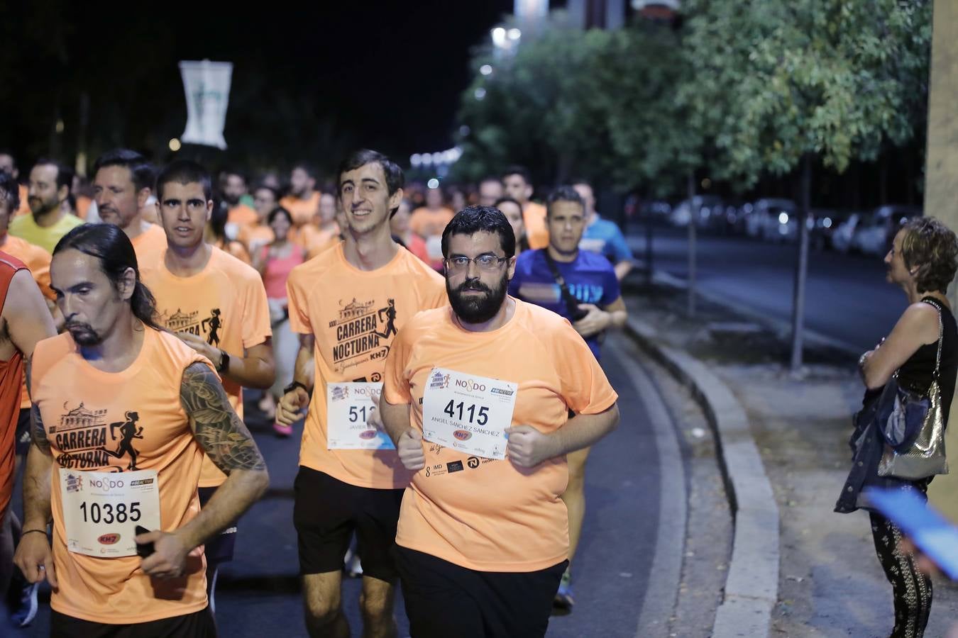 ¿Has corrido la Carrera Nocturna de Sevilla? Búscate en las fotos (V)