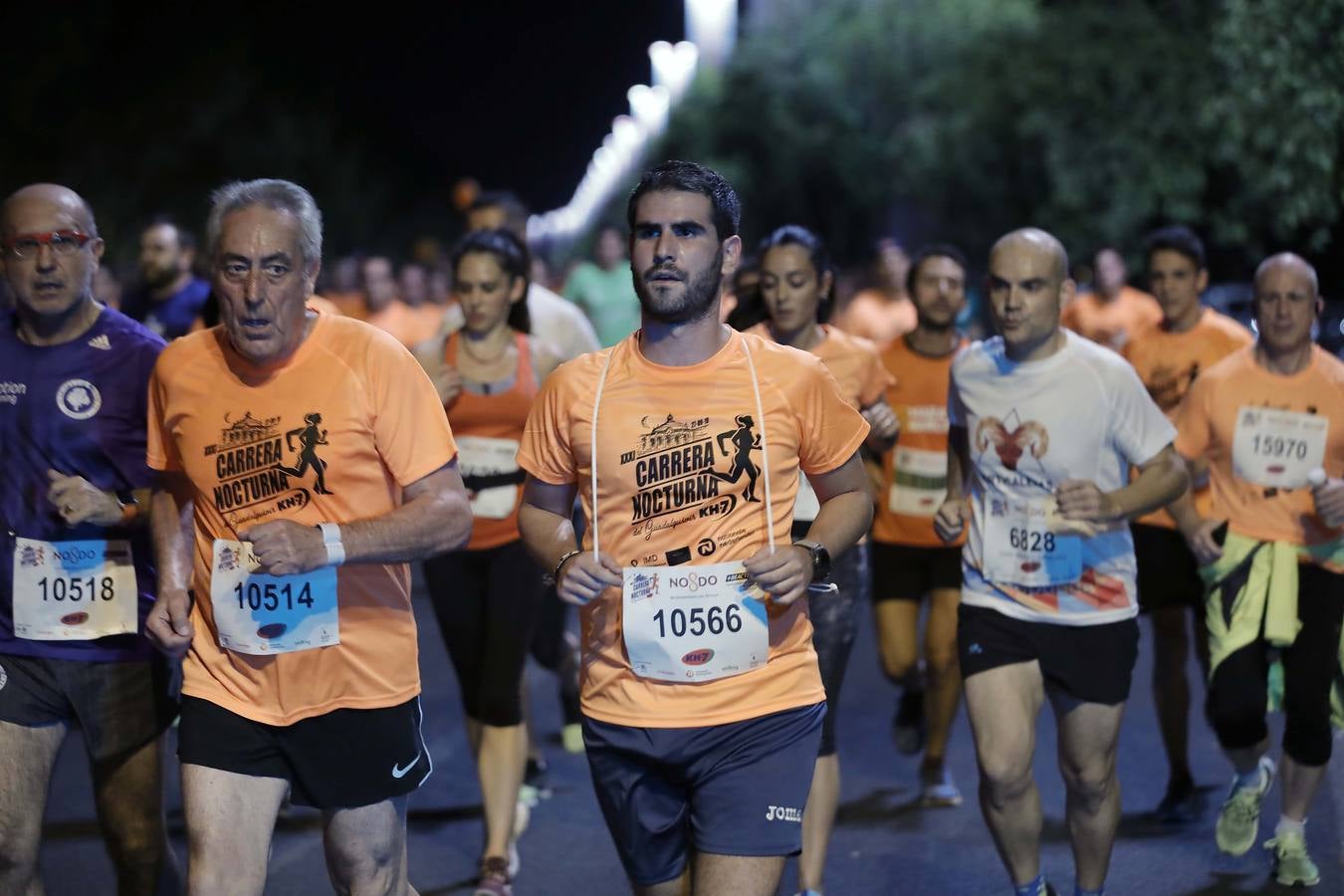 ¿Has corrido la Carrera Nocturna de Sevilla? Búscate en las fotos (V)