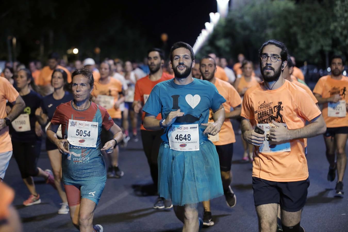 ¿Has corrido la Carrera Nocturna de Sevilla? Búscate en las fotos (V)