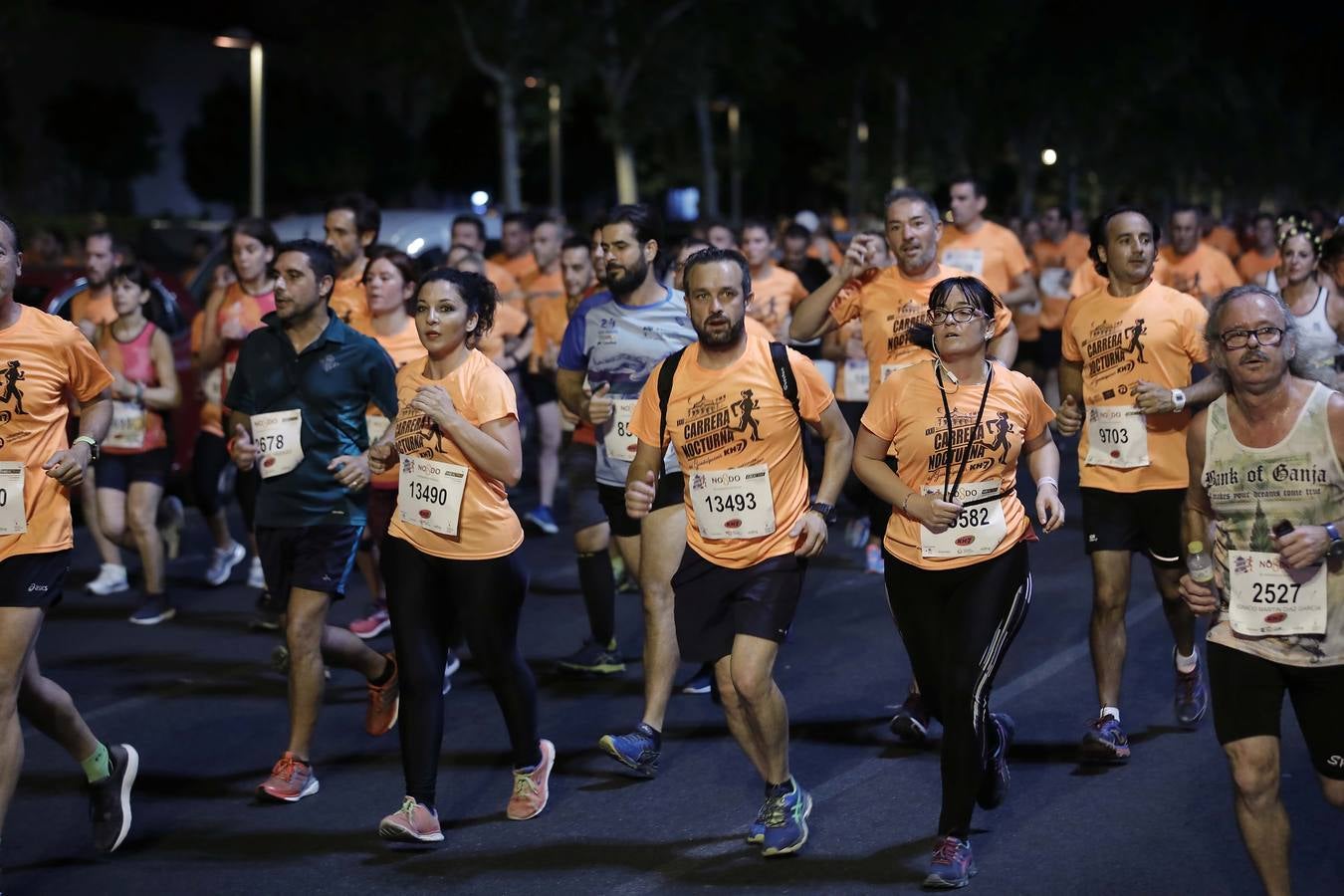 ¿Has corrido la Carrera Nocturna de Sevilla? Búscate en las fotos (V)