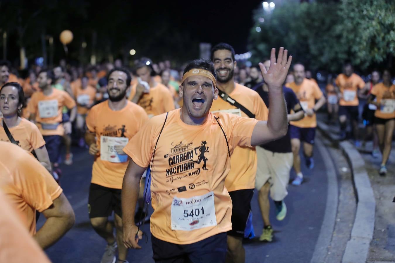 ¿Has corrido la Carrera Nocturna de Sevilla? Búscate en las fotos (V)