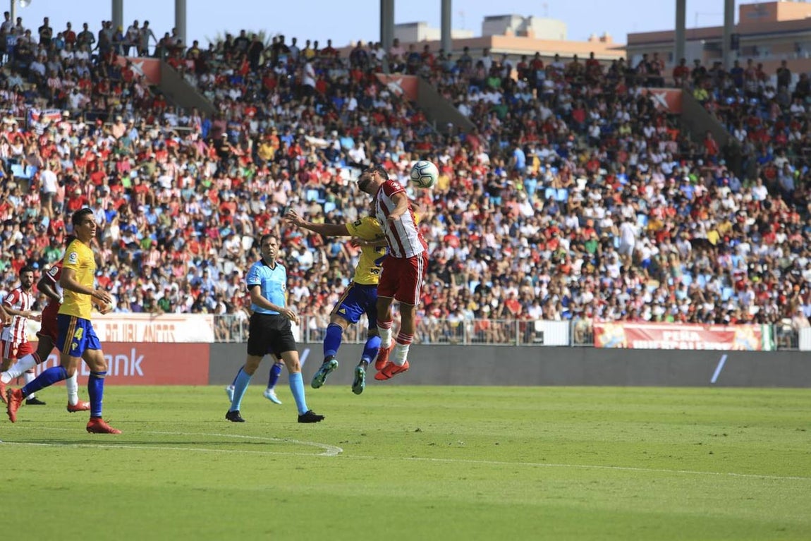Las mejores imágenes del partido Almería-Cádiz (1-2)
