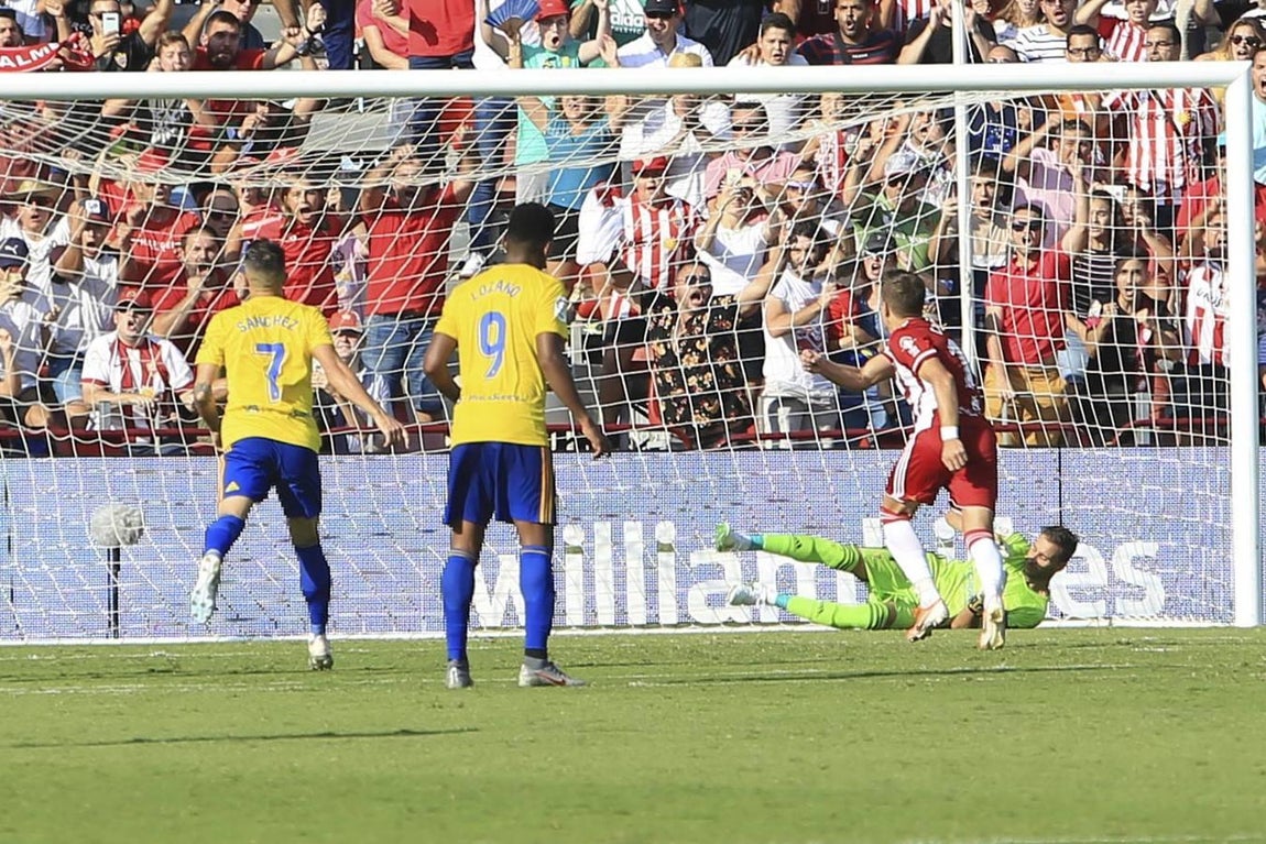 Las mejores imágenes del partido Almería-Cádiz (1-2)