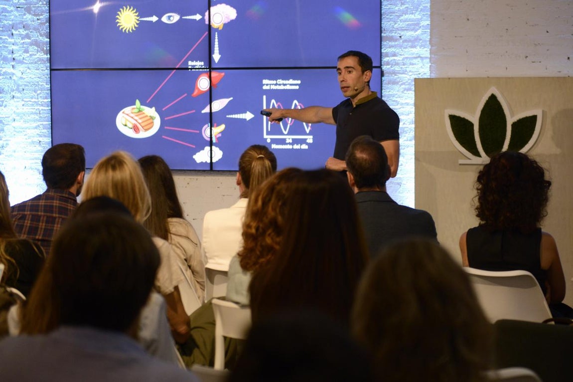 En la explicación de Marcos Vázquez tambien se ha incluido una pequeña reflexión sobre la alimentación que llevamos en el día a día.