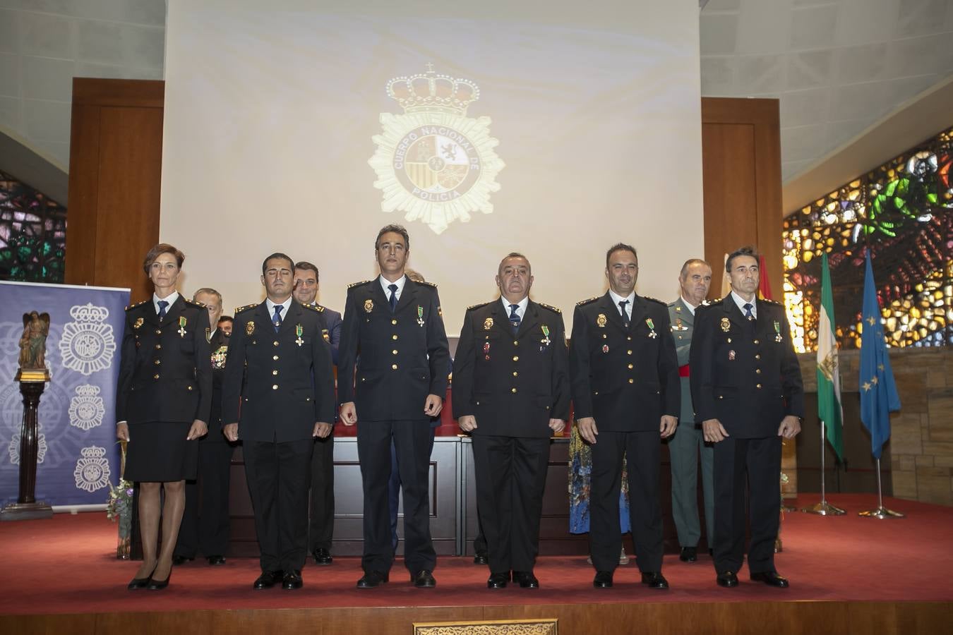 En imágenes, la Policía Nacional celebra en Córdoba a su patrón