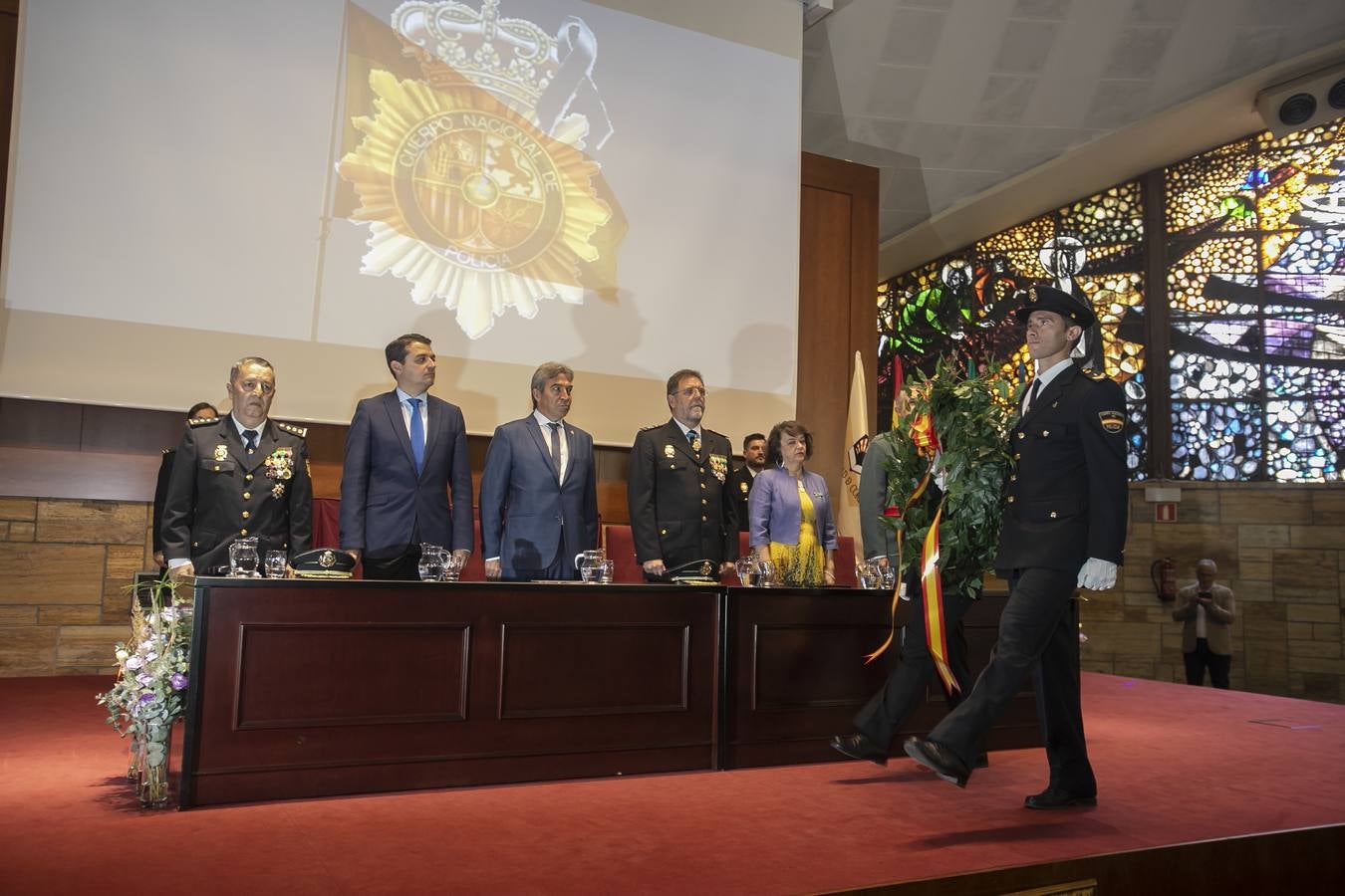 En imágenes, la Policía Nacional celebra en Córdoba a su patrón