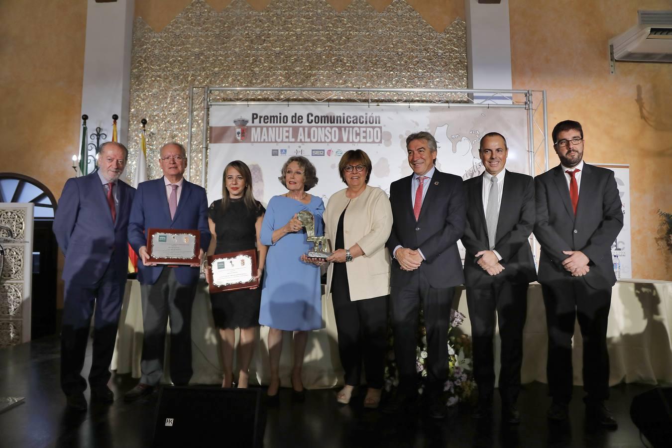 Rosa María Mateo recibe el XX Premio de Comunicación Manuel Alonso Vicedo