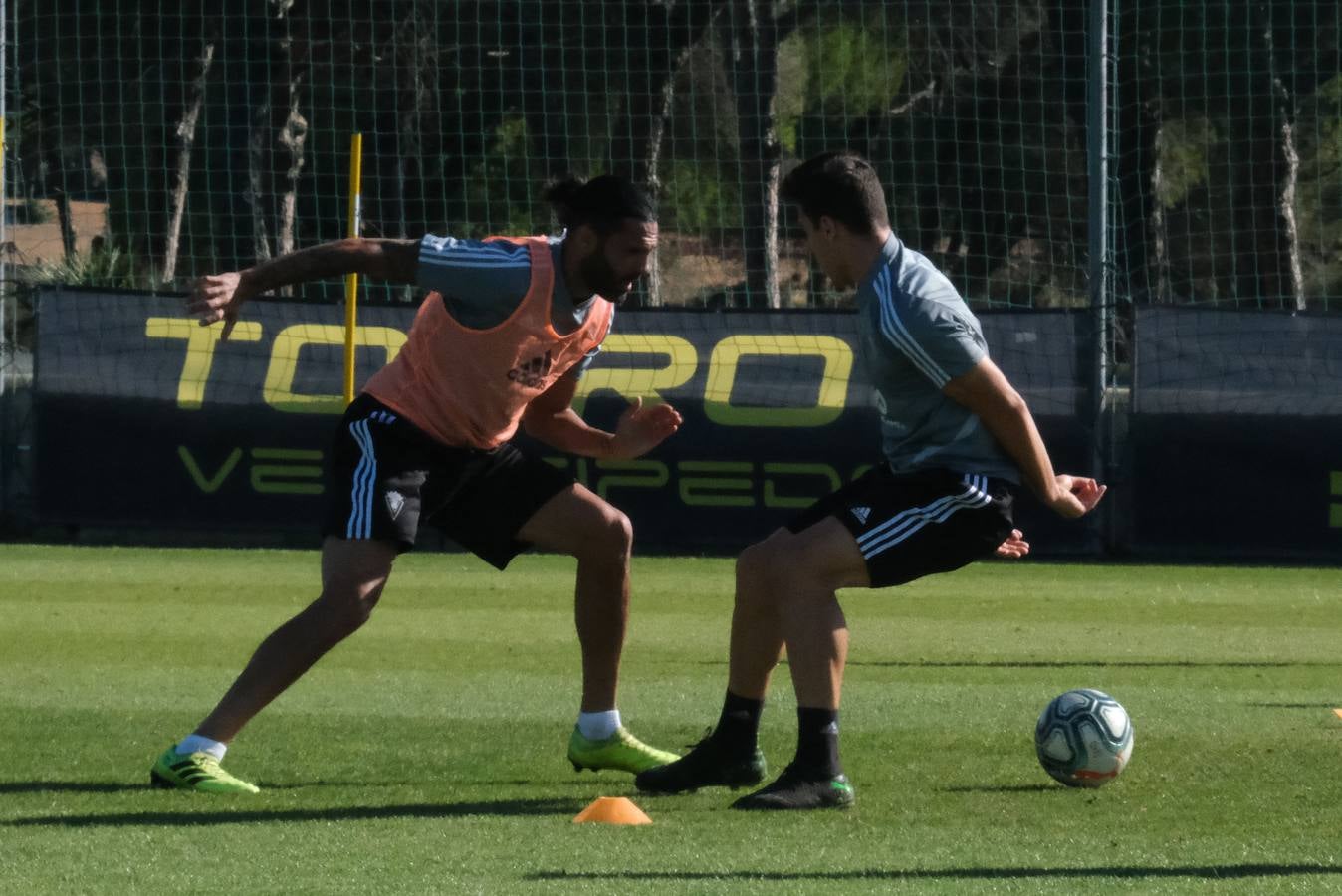 El entrenamiento de un Cádiz CF líder, en imágenes