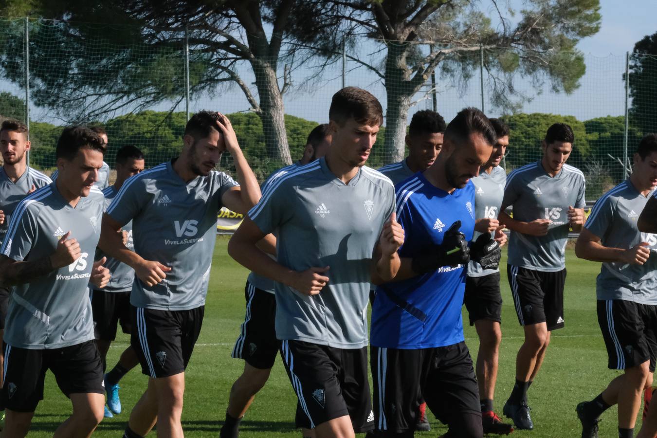 El entrenamiento de un Cádiz CF líder, en imágenes