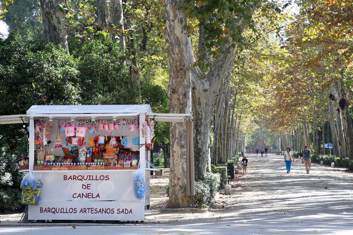 El deterioro del parque de María Luisa, en imágenes (II)