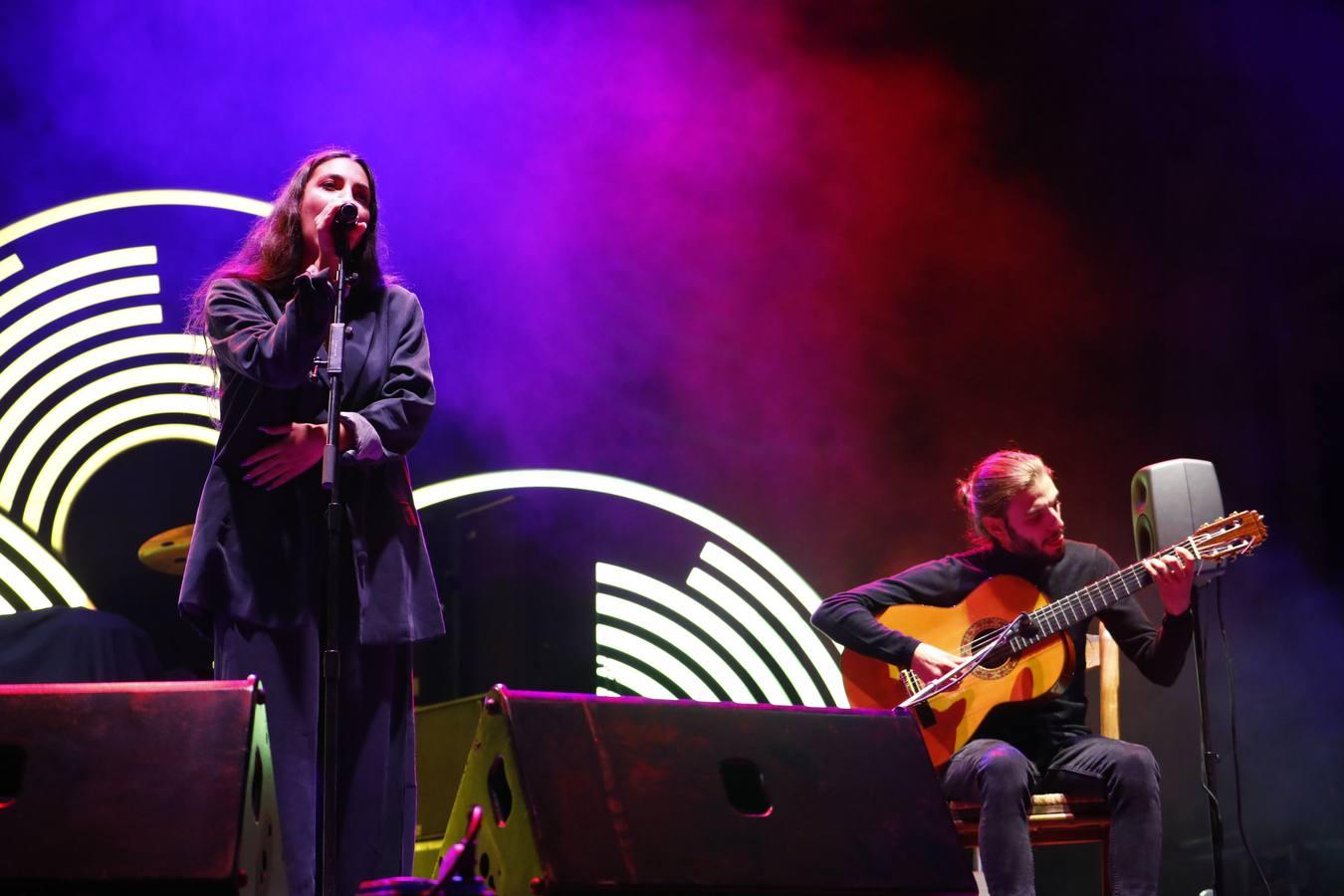 Los conciertos de Kiko Veneno y María José Llergo en Medina Sonora, en imágenes