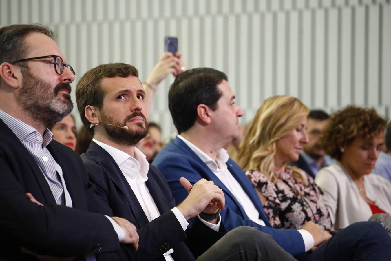 El paso de Pablo Casado por la Convención Económica del PP en Córdoba, en imágenes