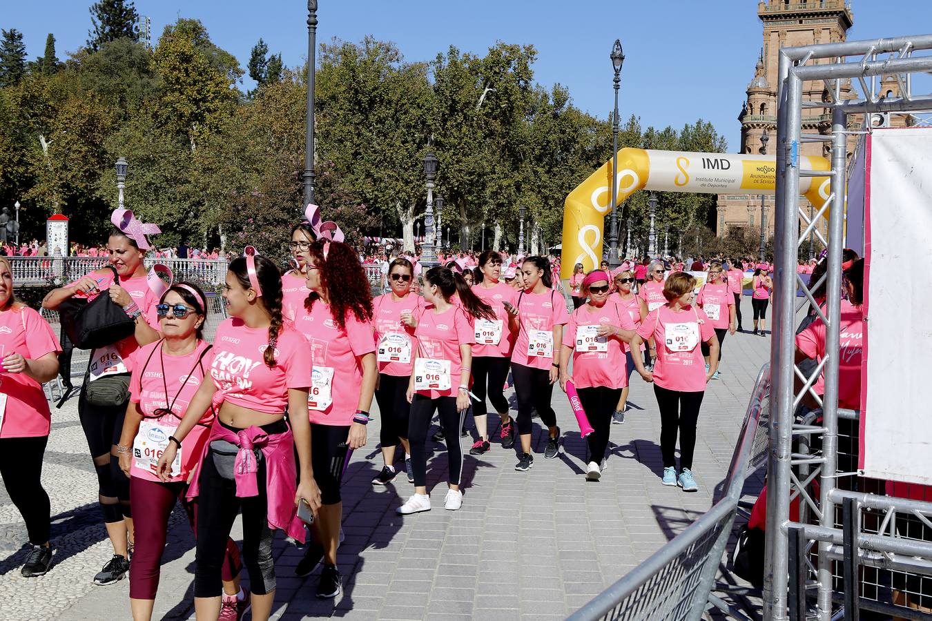 Si has participado en la Carrera de la Mujer de Sevilla, búscate (I)