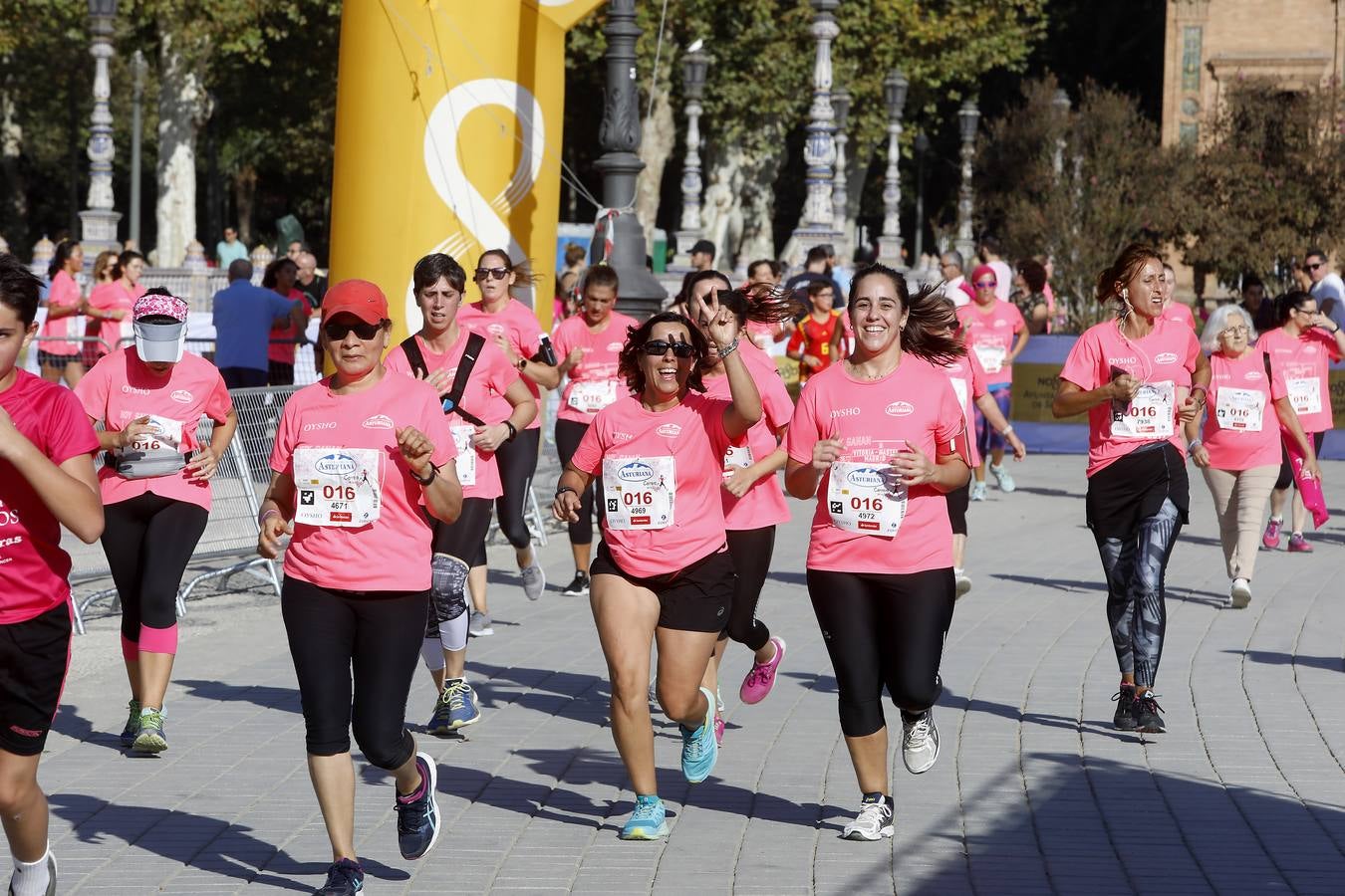 Si has participado en la Carrera de la Mujer, búscate (IV)