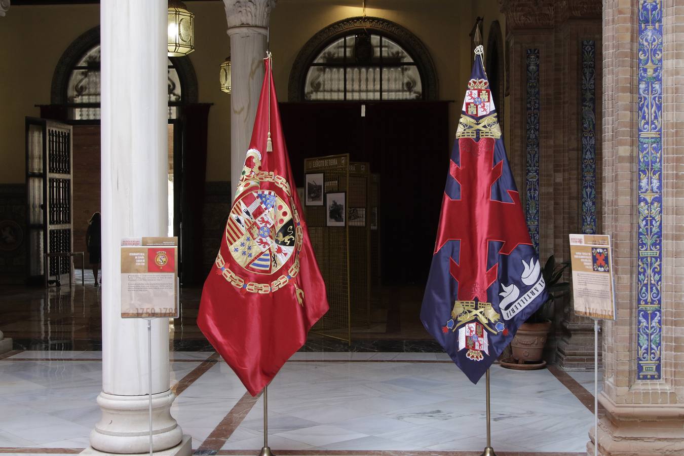 Exposición de banderas históricas en la Capitanía General