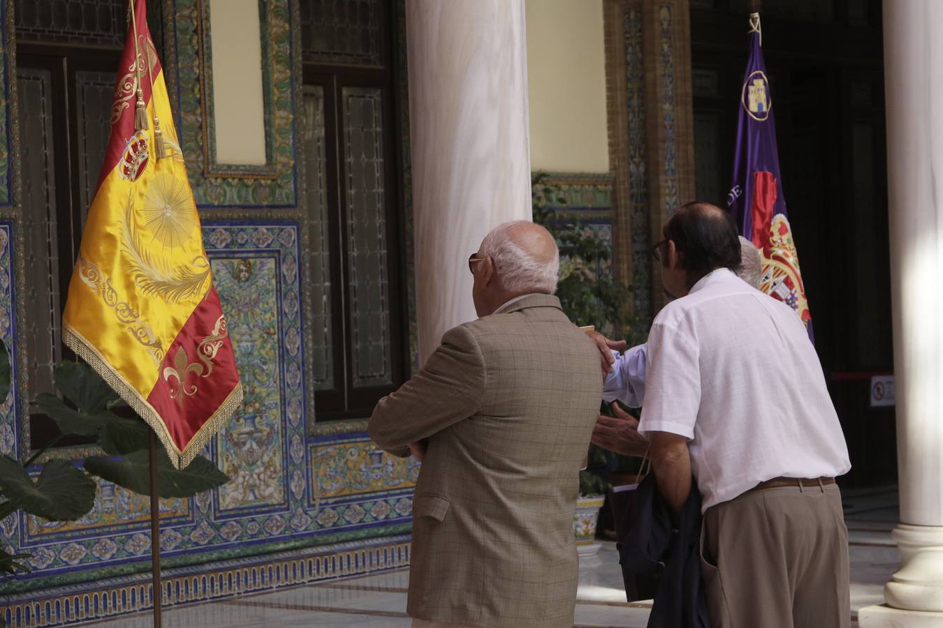 Exposición de banderas históricas en la Capitanía General