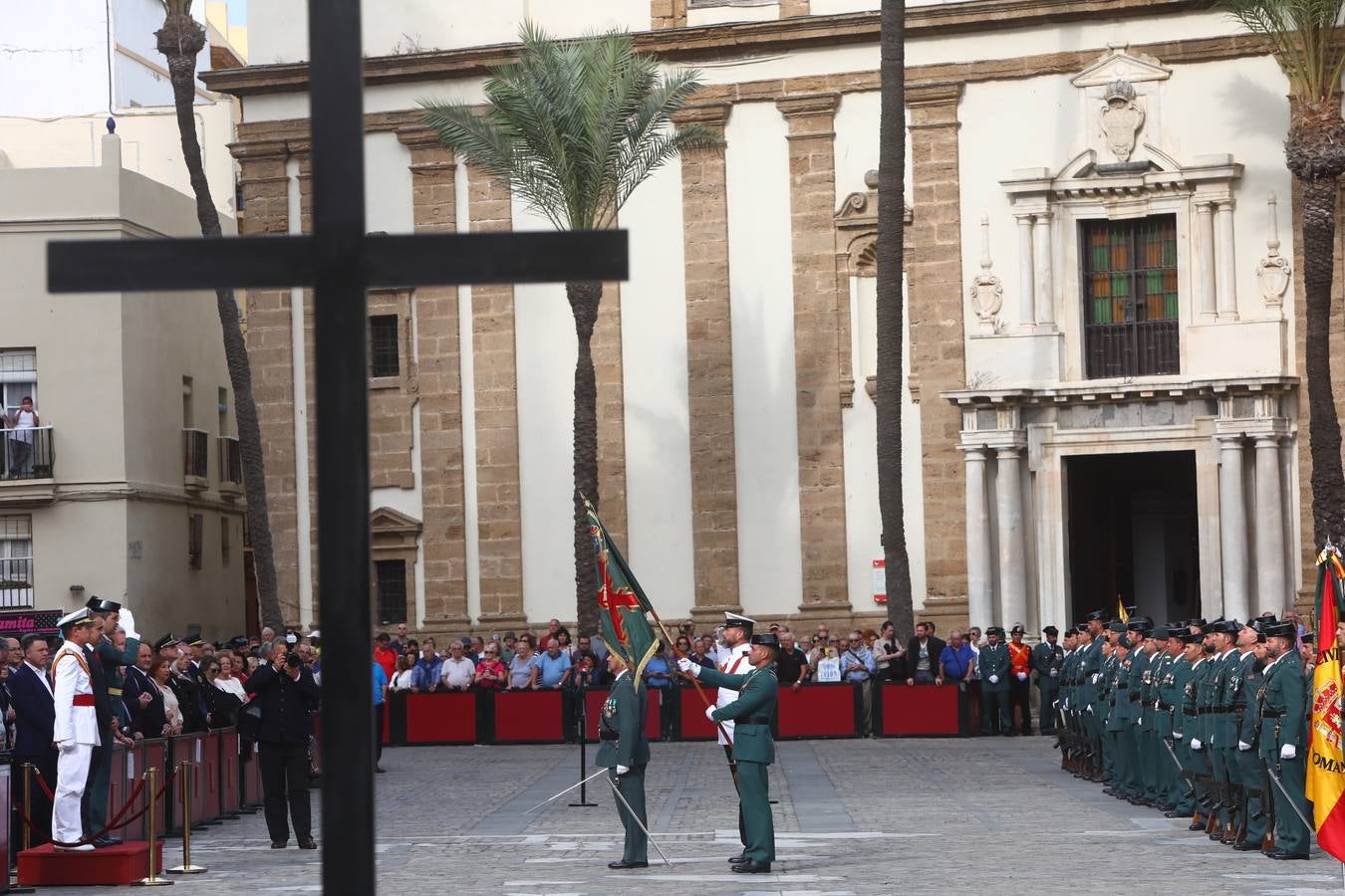 La Guardia Civil celebra el Día de la Virgen del Pilar en la Catedral de Cádiz