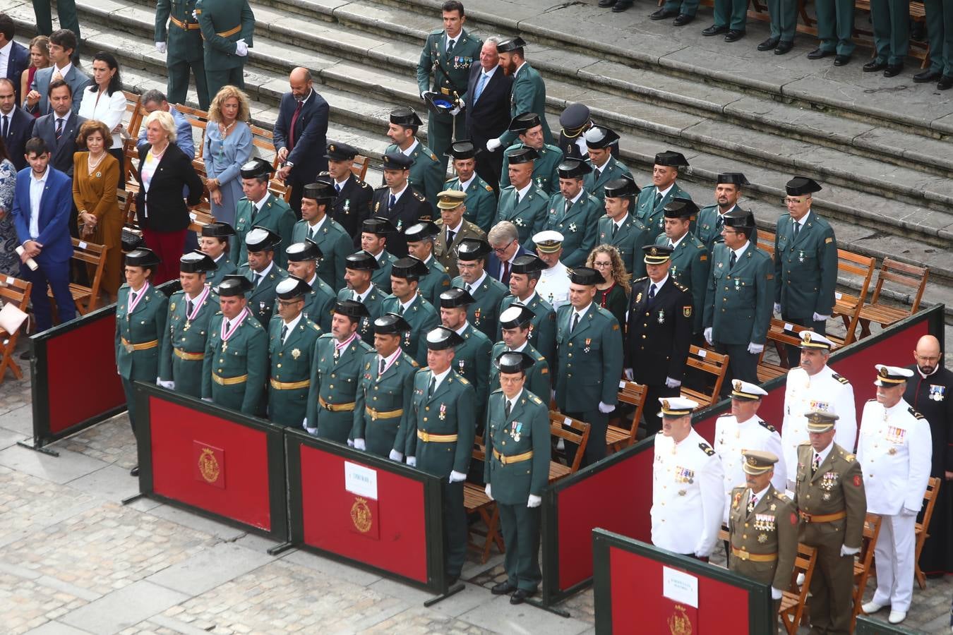 La Guardia Civil celebra el Día de la Virgen del Pilar en la Catedral de Cádiz