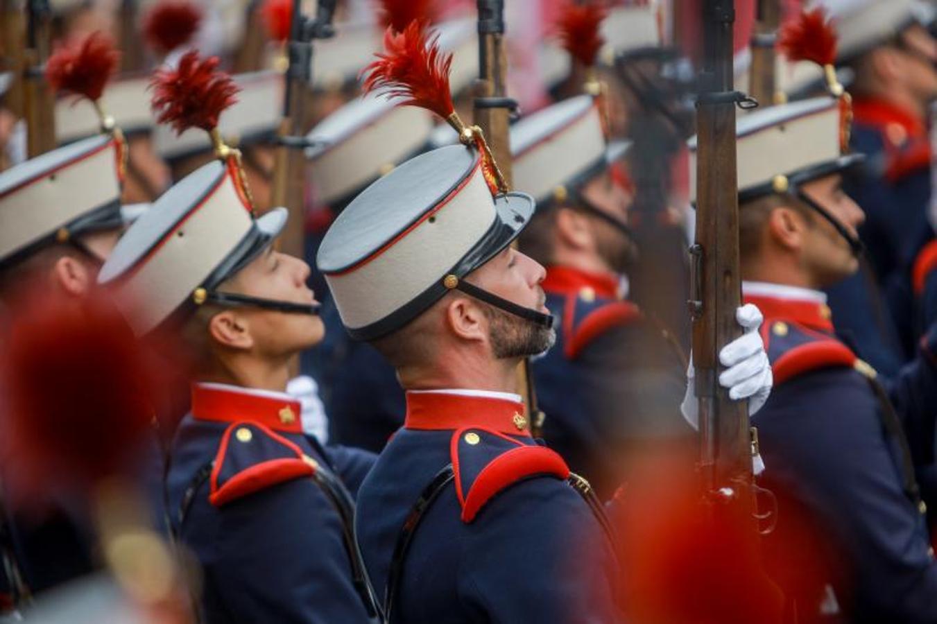 Militares participantes en el desfile del Día de la Fiesta Nacional. 