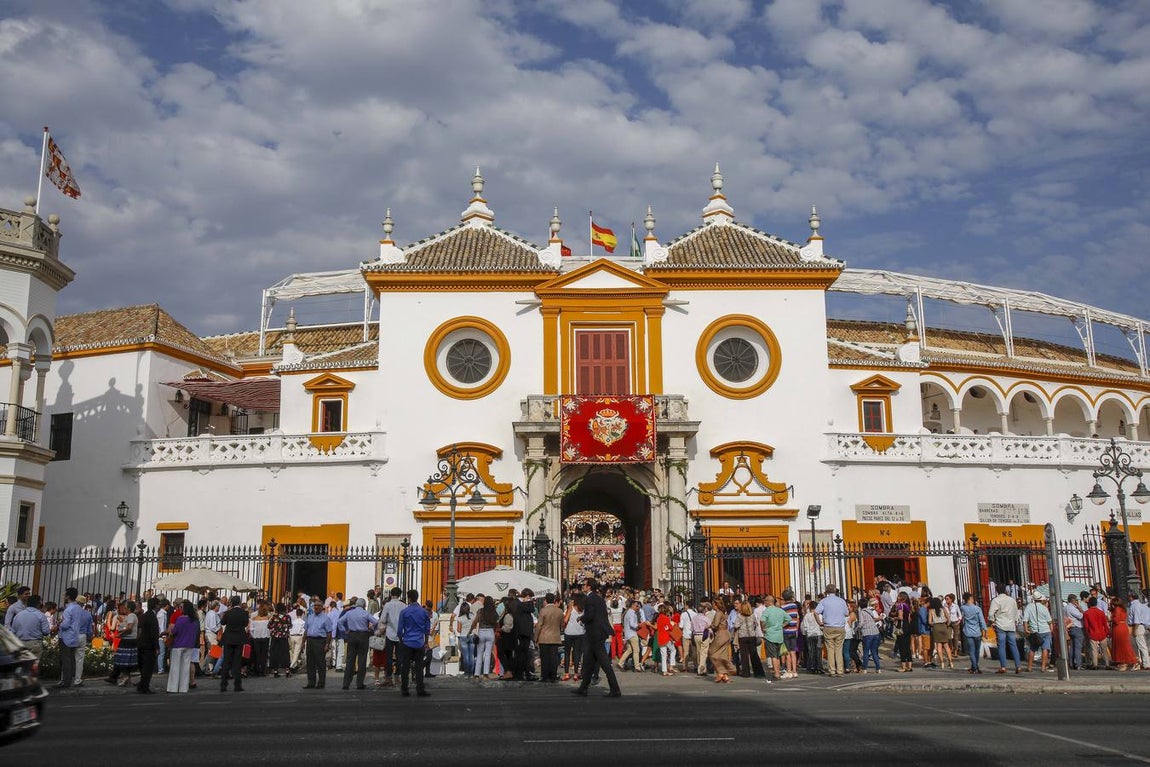 Festival taurino en la Maestranza a beneficio del Baratillo y la Esperanza de Triana