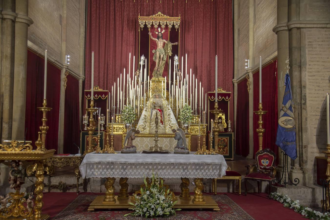 Altar del 50 aniversario de la Resurrección