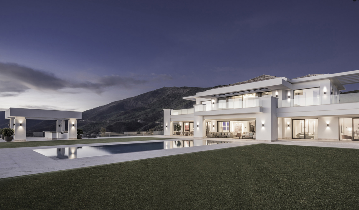 Villa Heaven 11. Esta escepcional villa puede presumir de unas excepcionales vistas panorámicas de la costa mediterránea y las montañas desde cualquier rincón de la finca de 5.000m2 de los cuales 2.300 son construidos, en tres niveles.