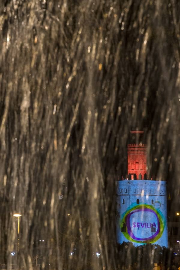 En imágenes, el mapping sobre la Torre del Oro