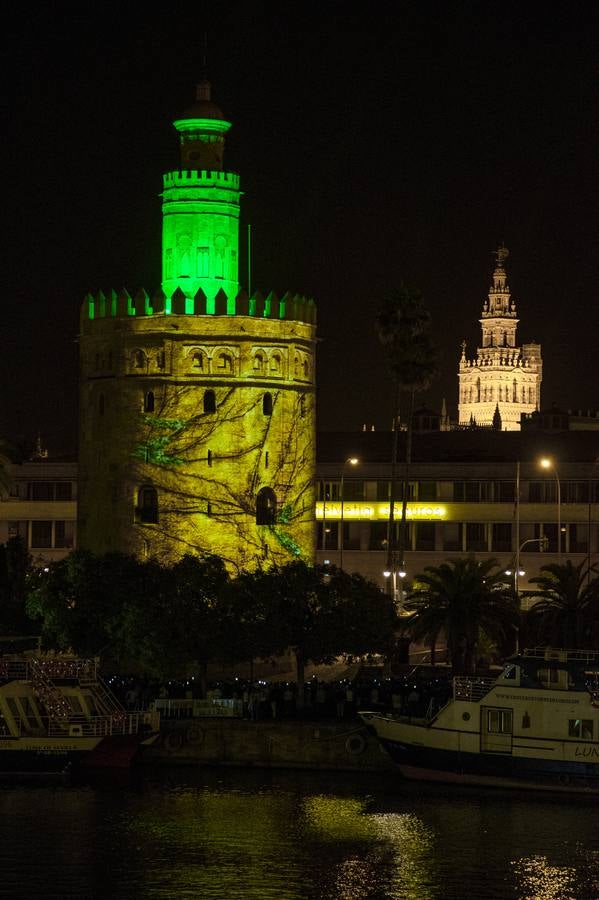 En imágenes, el mapping sobre la Torre del Oro