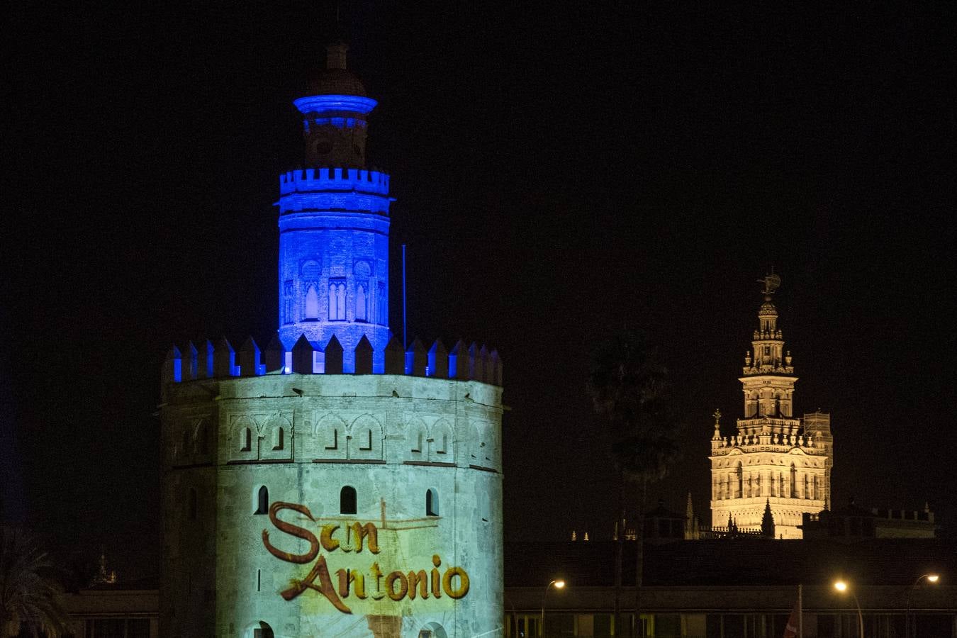 En imágenes, el mapping sobre la Torre del Oro