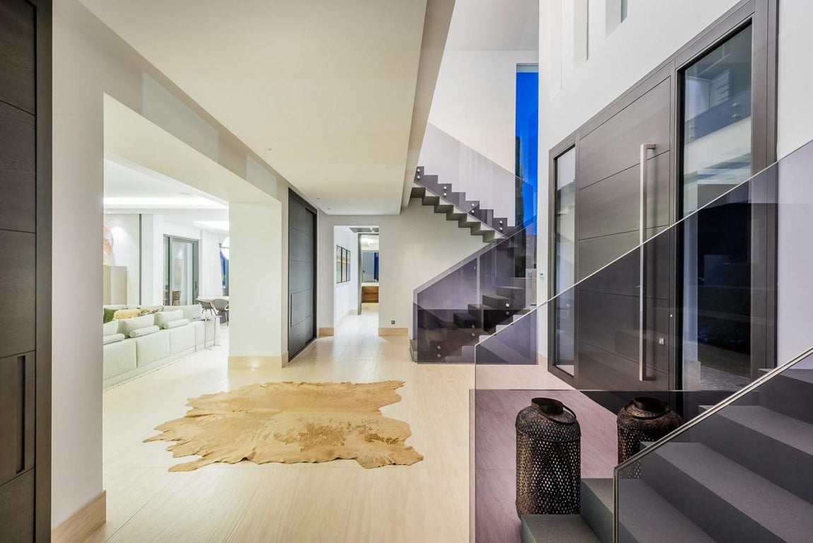 Villa Heaven 11. Terra Meridiana ha sido seleccionada como agente de ventas exclusivo para comercializar esta villa ultra moderna de la Zagaleta, agencia que también ha ayudado al cliente en la selección del arquitecto y el constructor.