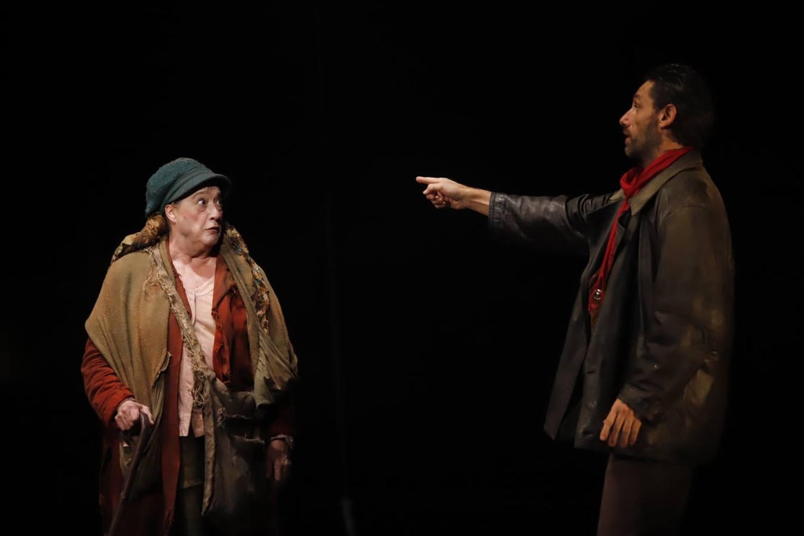 La representación de «Divinas palabras» en el Gran Teatro de Córdoba, en imágenes