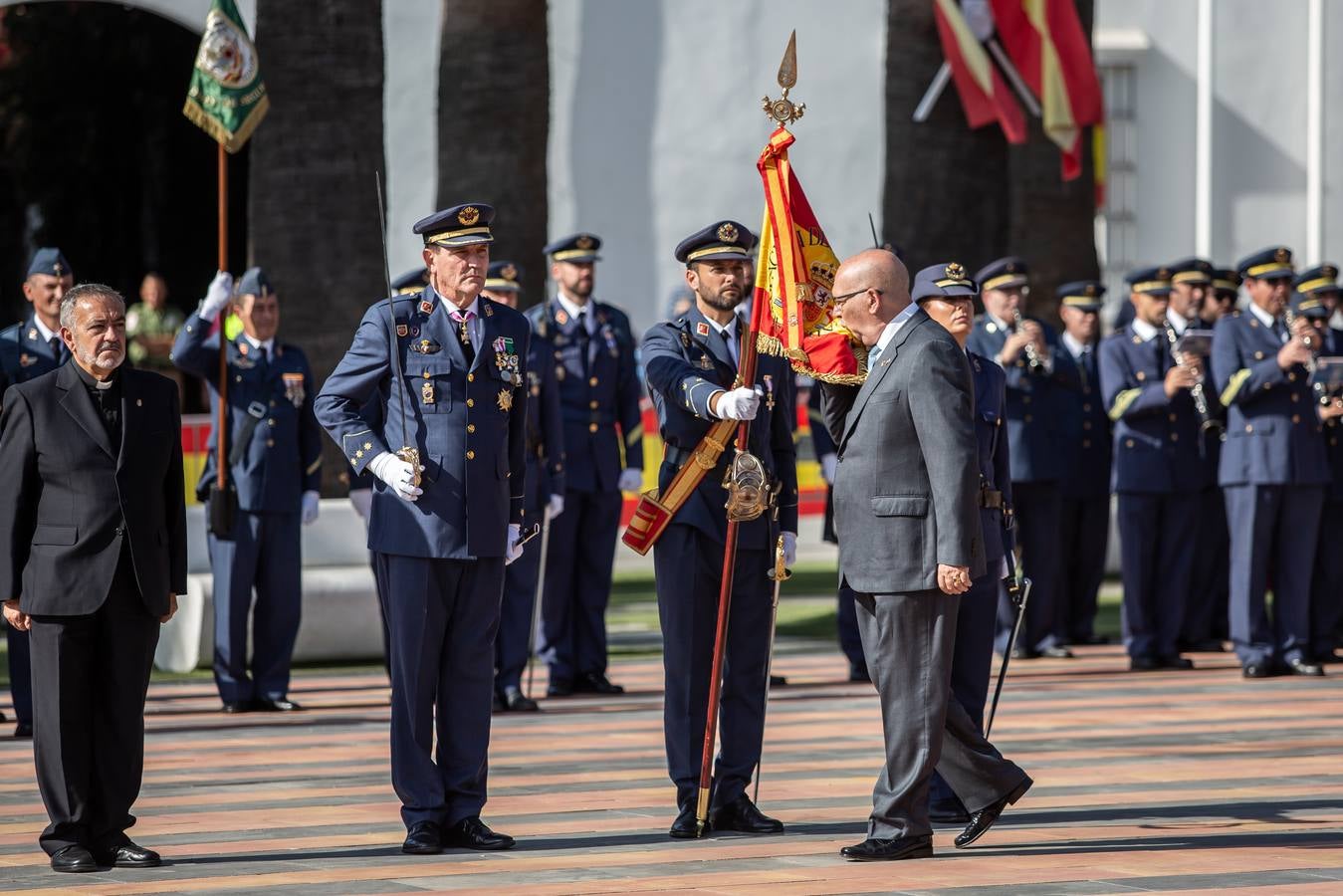 En imágenes, jura de bandera civil en Tomares