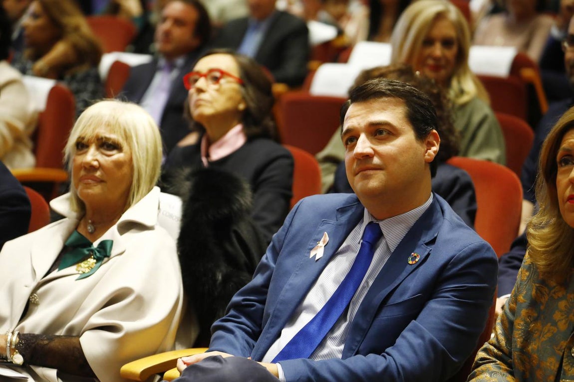 La Asociación contra el Cáncer celebra su 25 aniversario en Córdoba, en imágenes