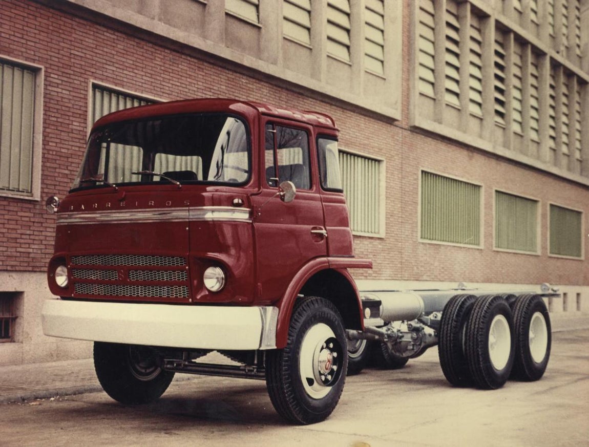 Camión Barreiros Víctor con motor Barreiros B-24.. 