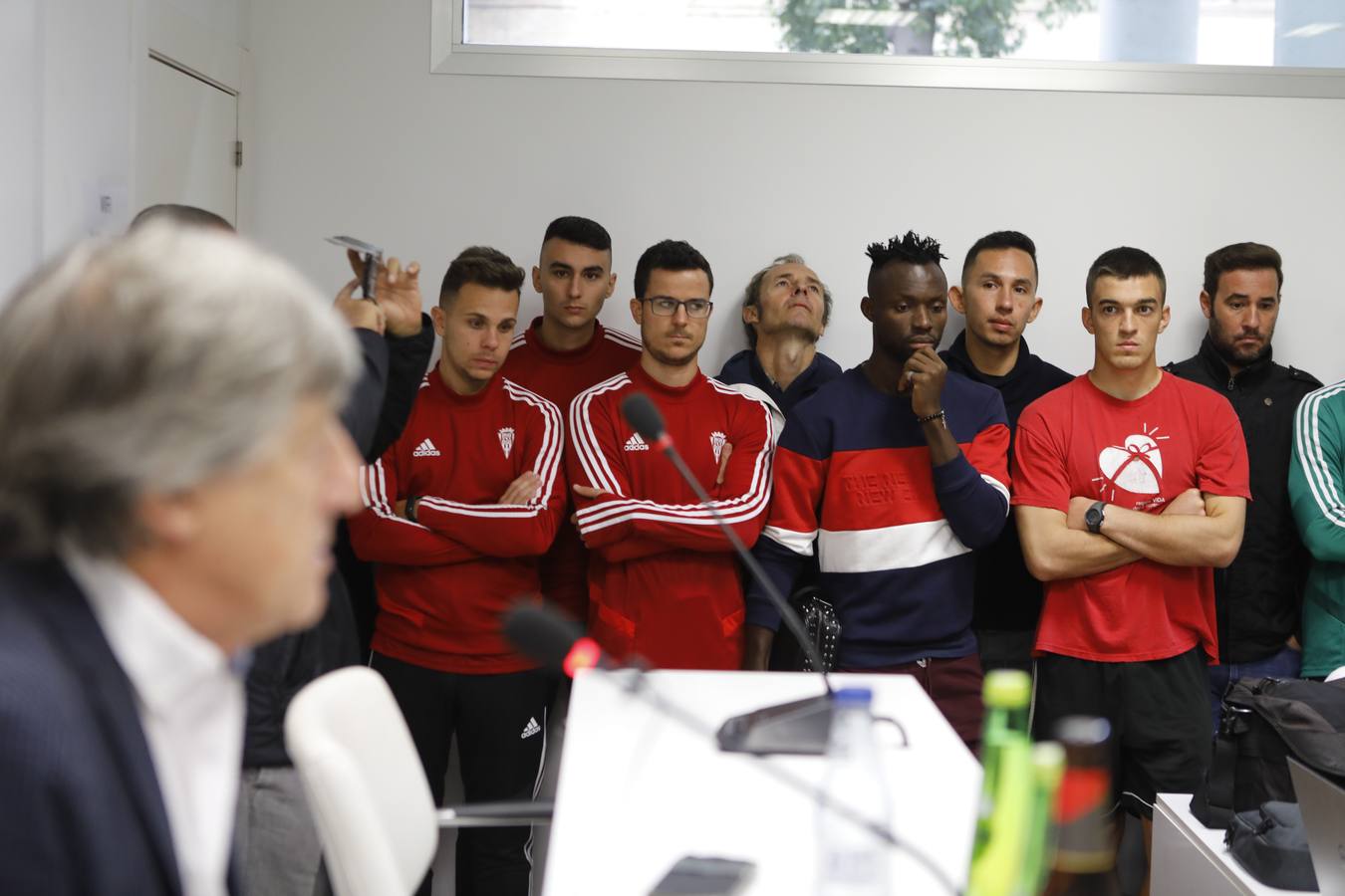 La despedida del técnico del Córdoba CF Enrique Martín, en imágenes