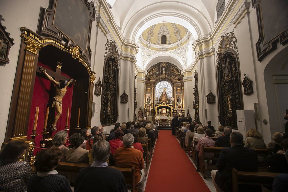La misa por los 300 años de la Virgen de los Dolores de Córdoba, en imágenes