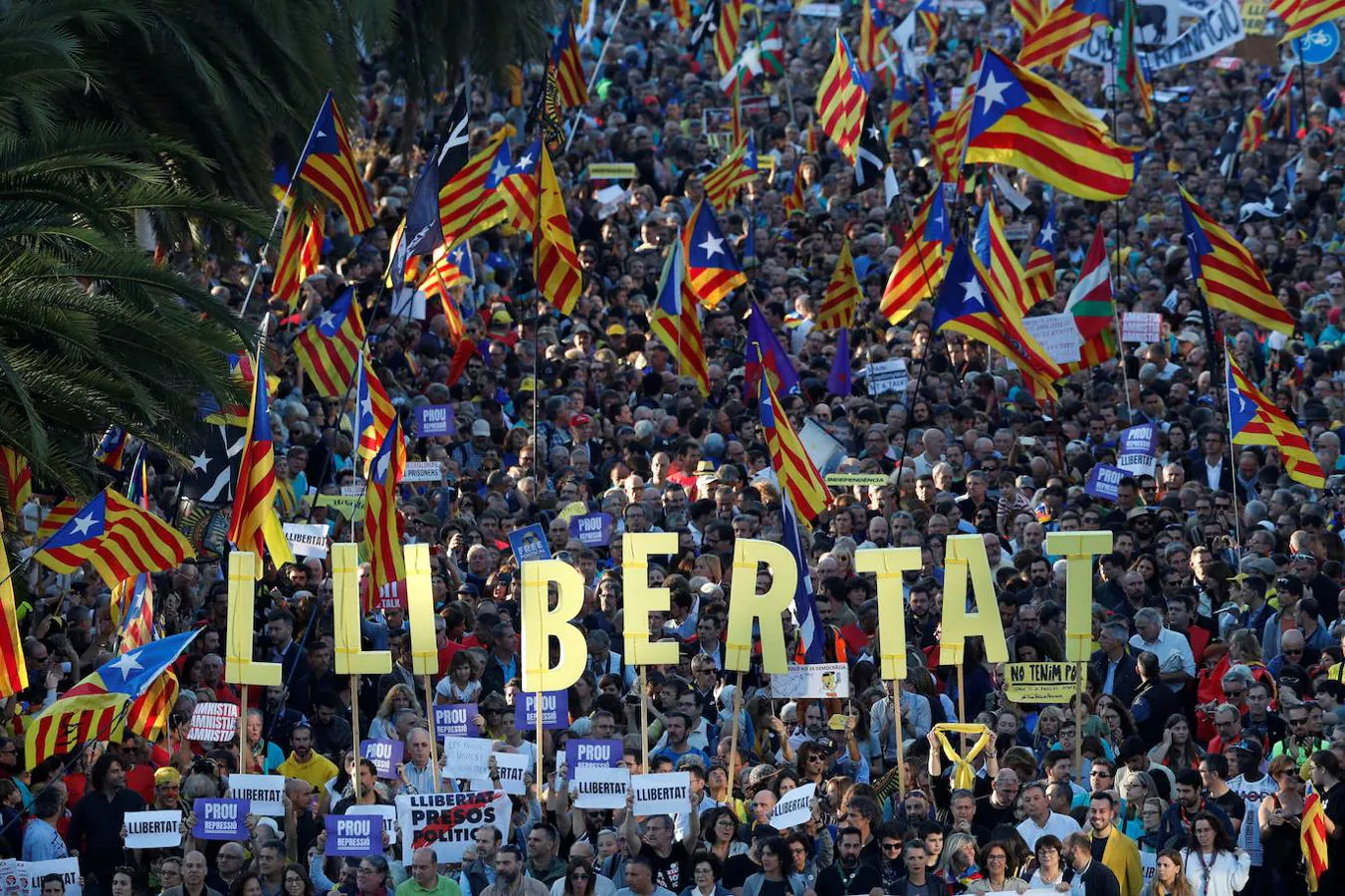 La manifestación independentista de Barcelona, en imágenes