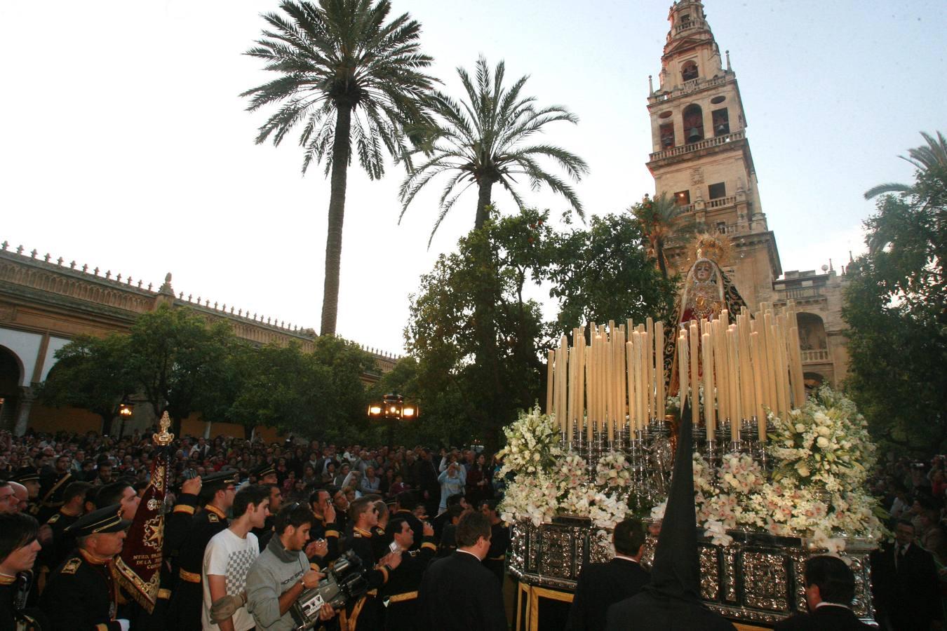 La Virgen llega a la Catedral el Viernes Santo de 2008
