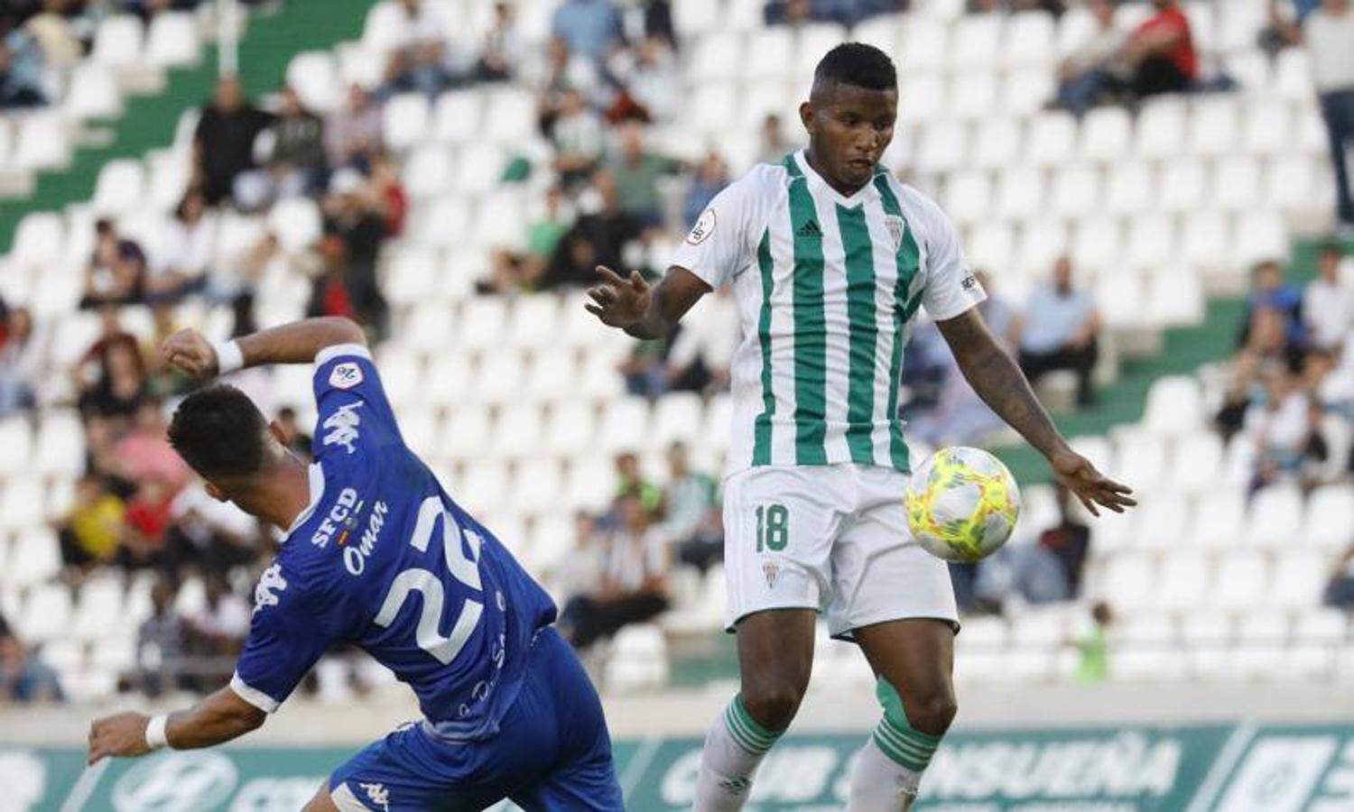 La victoria del Córdoba CF contra el San Fernando, en imágenes