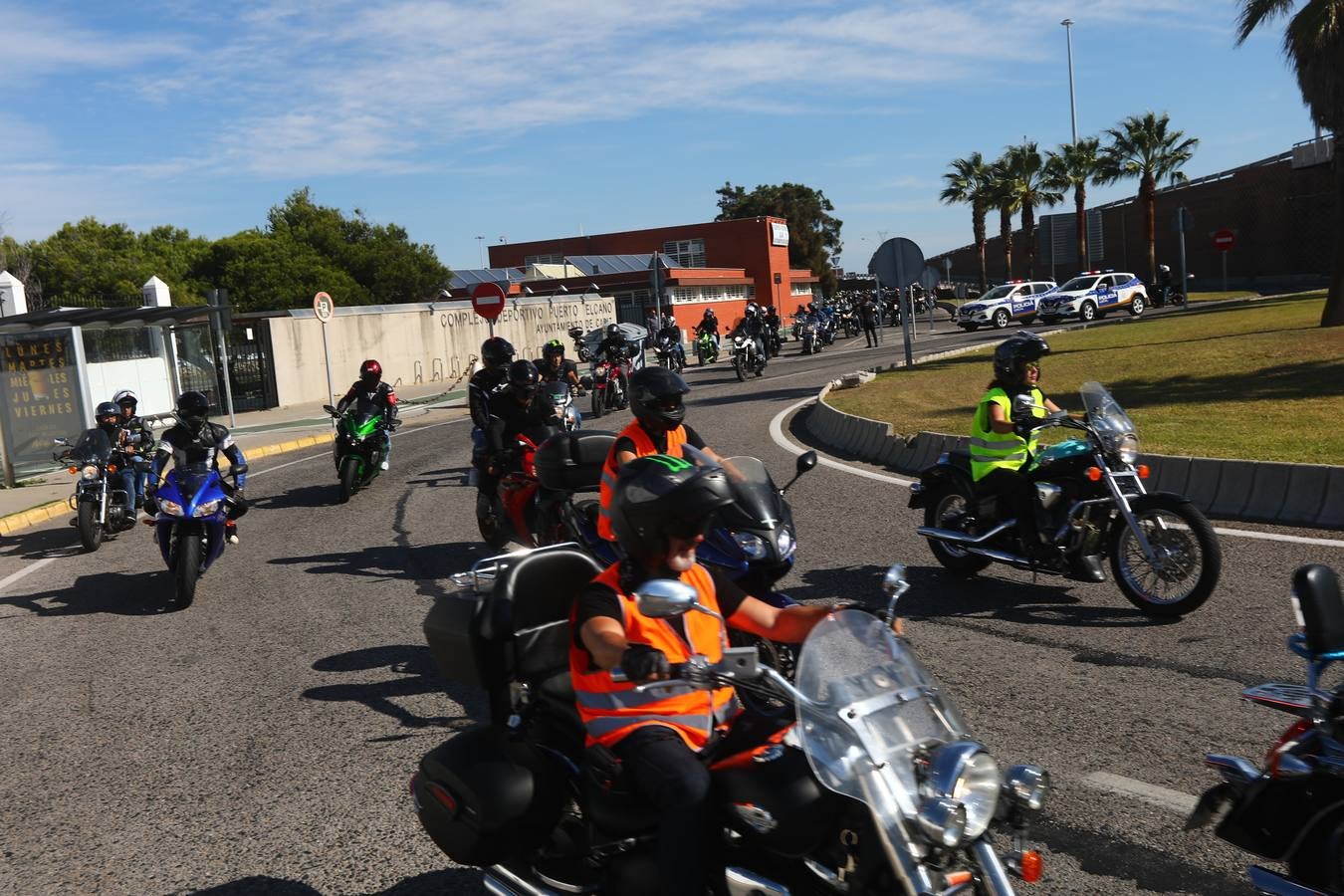 Un millar de moteros, contra los guardarraíles sin protección