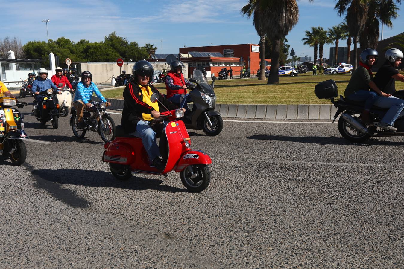 Un millar de moteros, contra los guardarraíles sin protección