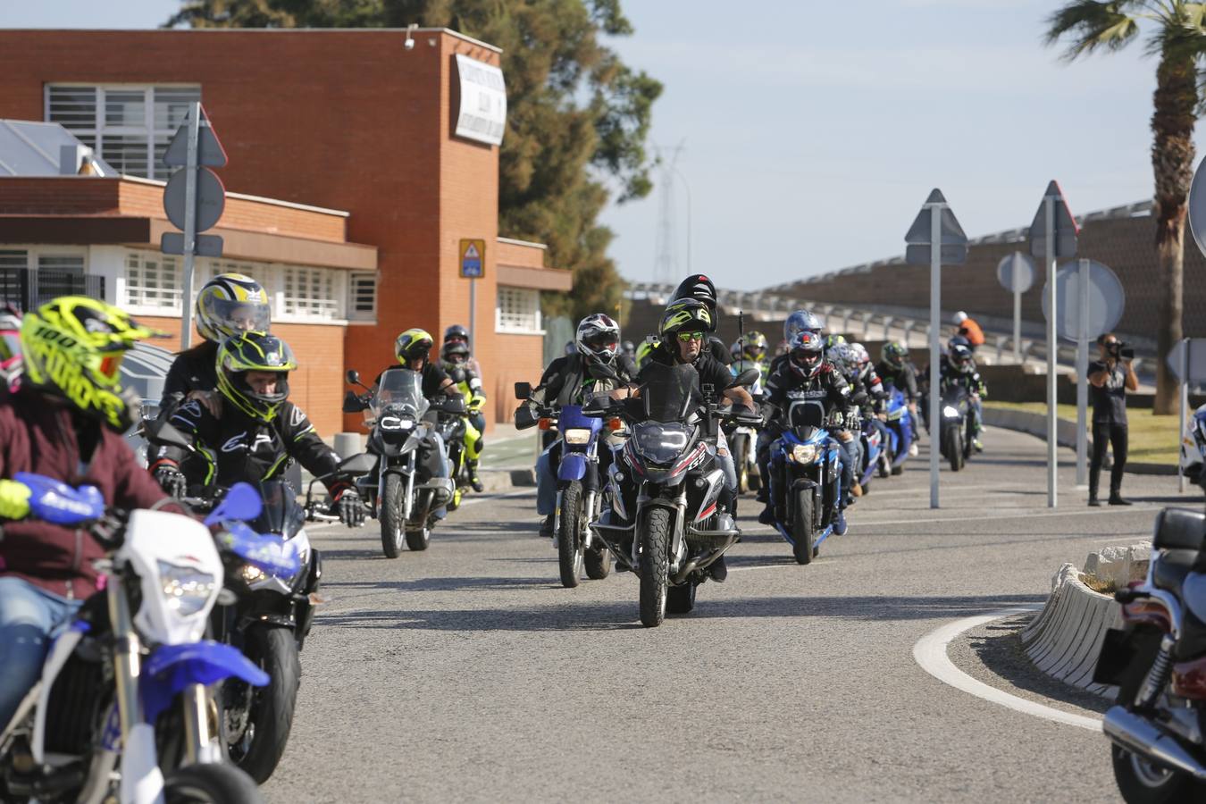 Un millar de moteros, contra los guardarraíles sin protección