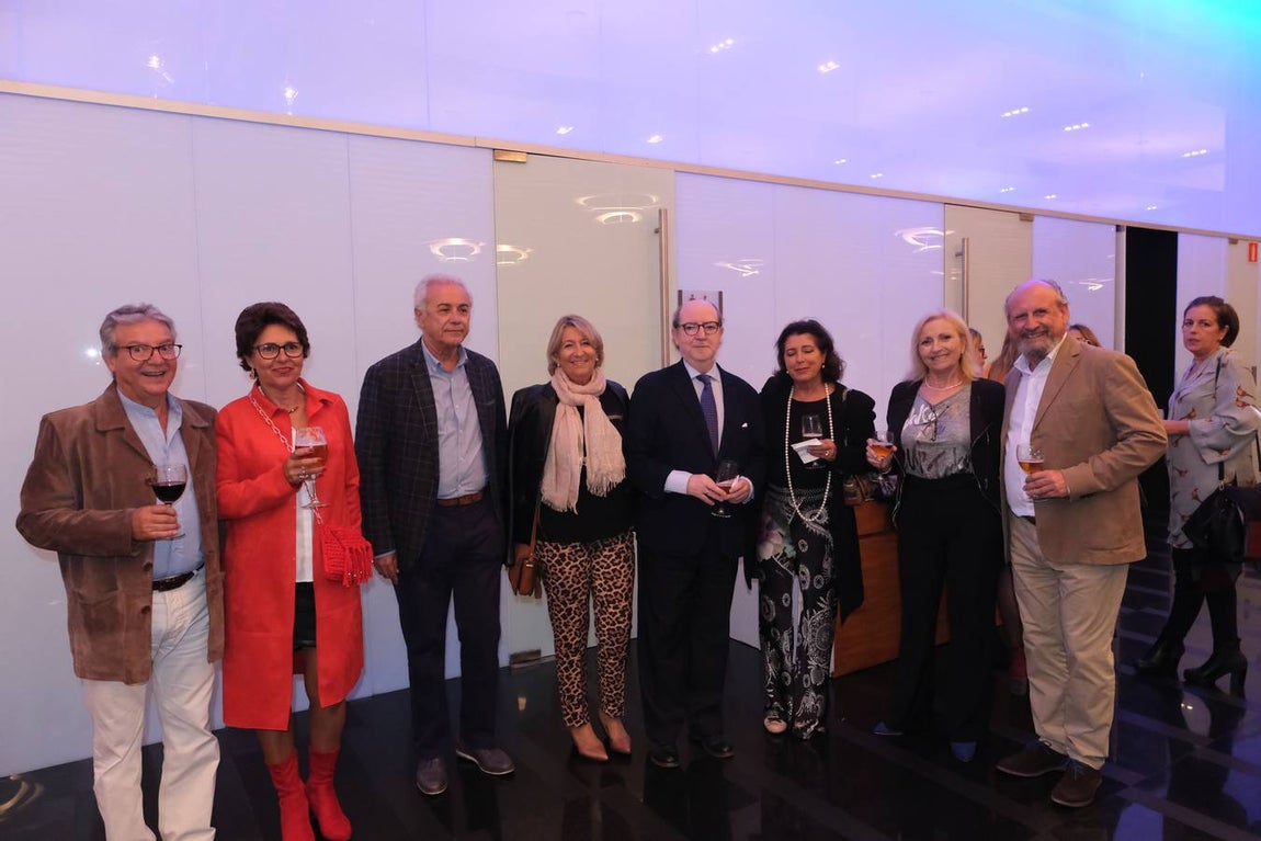 Martín Torres, May Rojas, Manuel Jiménez, Marisa Ulibarri, Ignacio Moreno Aparicio, Carmen Gil de la Haza, M.ª Ángeles Franco y Faustino Pérez Llames. 