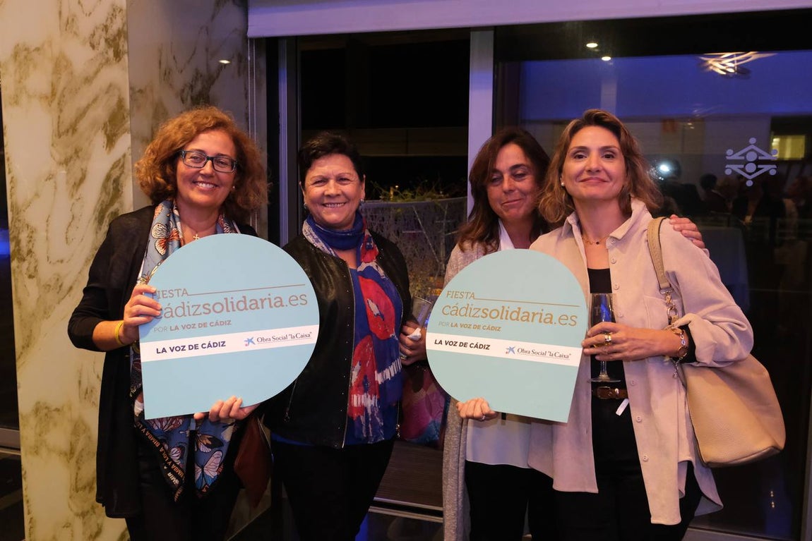 M.ª Paz Ríos, Agustina Castañeda, Salud González e Isabel Gomis. 