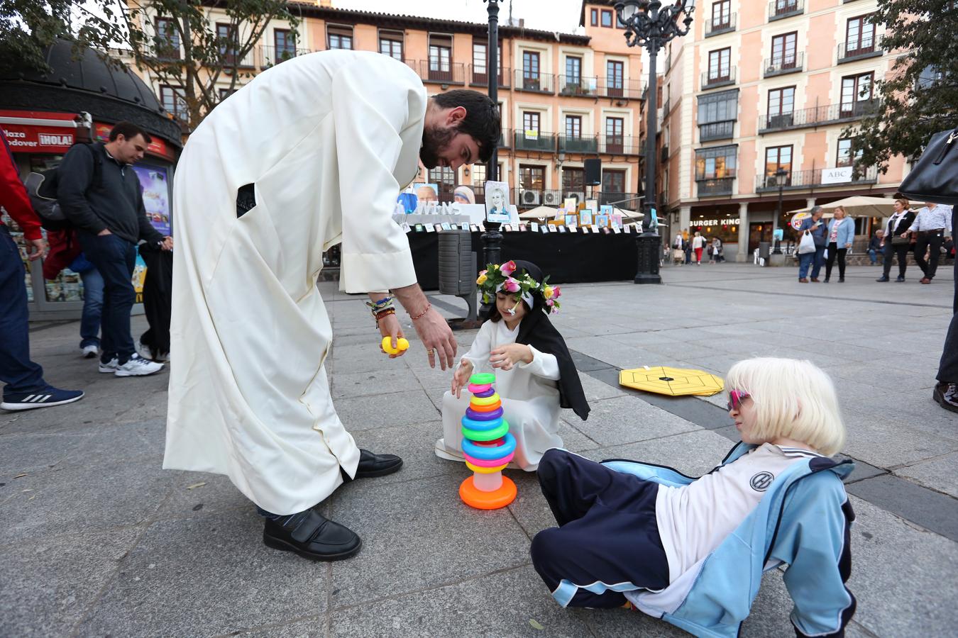 En imágenes: «Holywins» se celebra en la plaza de Zocodover