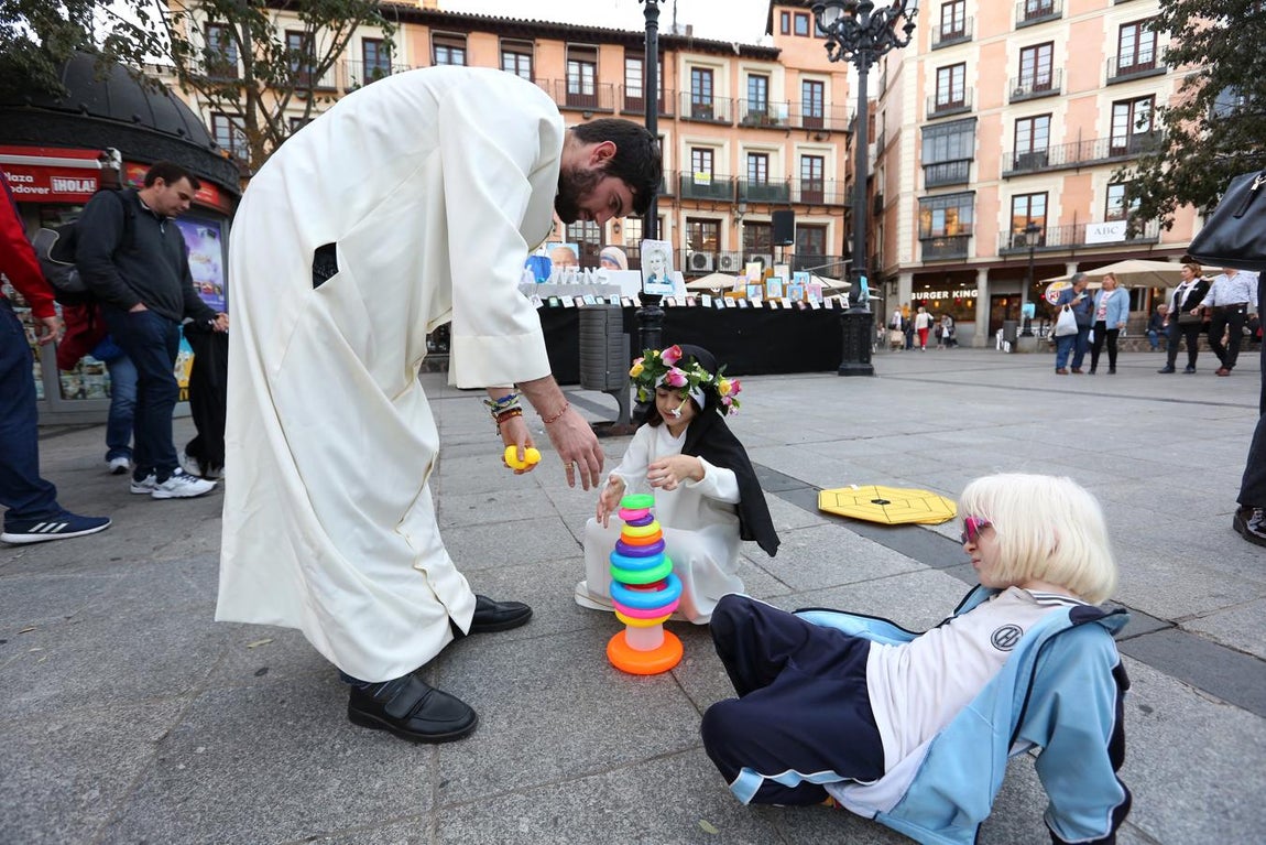 En imágenes: «Holywins» se celebra en la plaza de Zocodover