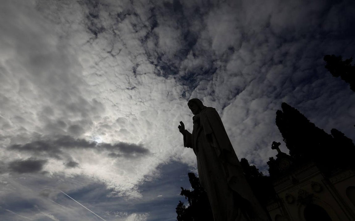 Las esculturas de los cementerios de Córdoba, en imágenes