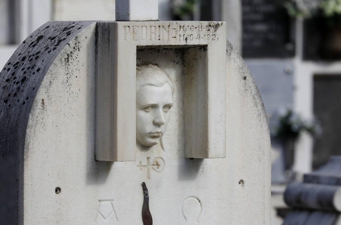 Las esculturas de los cementerios de Córdoba, en imágenes