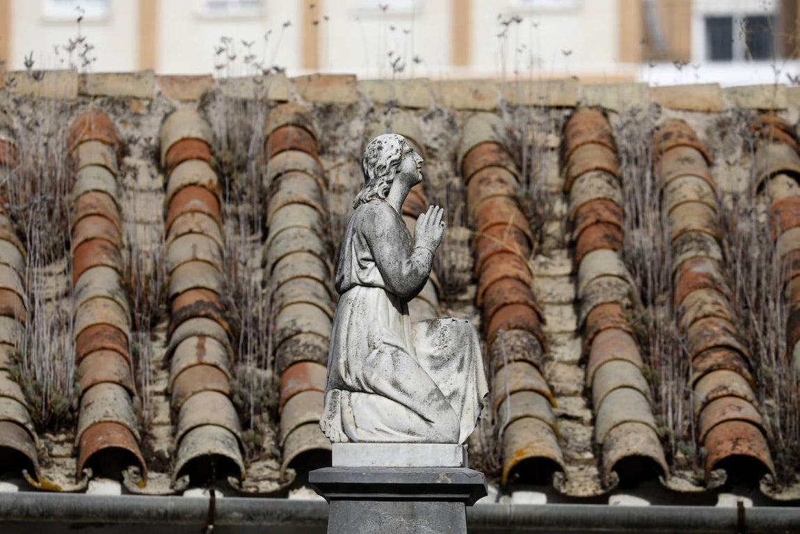 Las esculturas de los cementerios de Córdoba, en imágenes