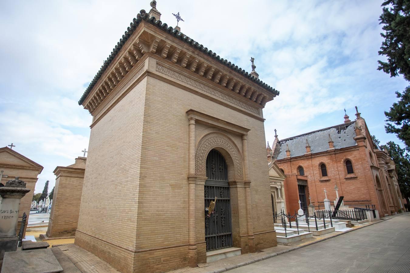 Un paseo por las tumbas más singulares de Sevilla